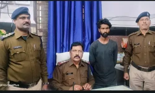 यात्री का फोन छीनकर उसी से मांगी 25 हजार की रंगदारी