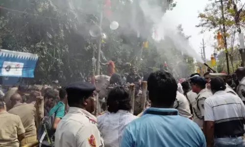 Ro-Ko को देखने के लिए बावले हुए फैंस, दूसरे वनडे के टिकट खरीदने के दौरान मची अफरा-तफरी, कई लोग हुए घायल