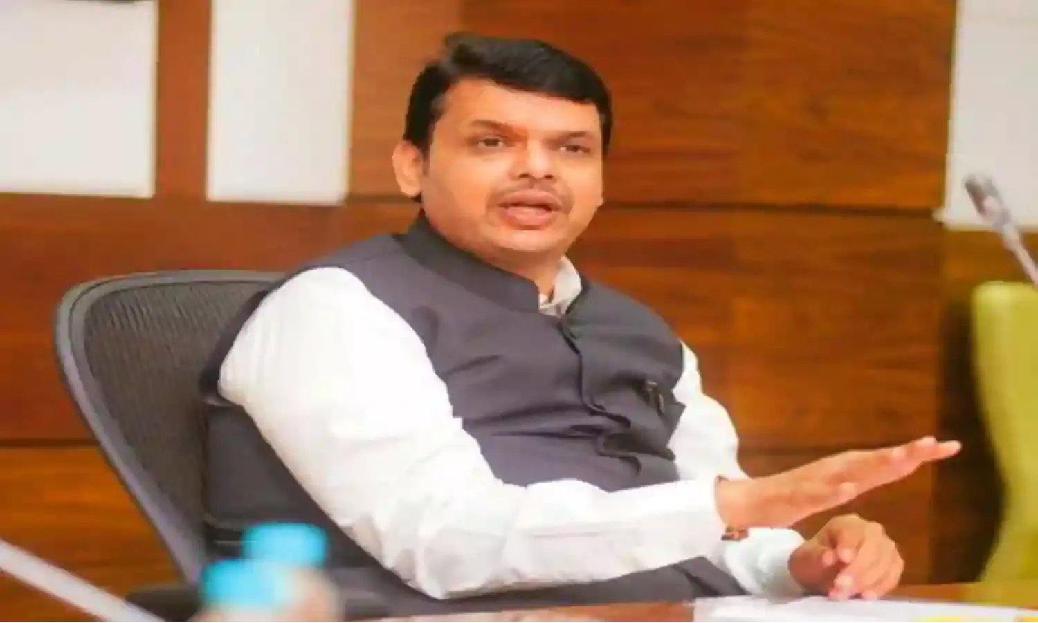 सीएम फडणवीस के कार्यालय में लगने लगा है जनता दरबार, मिल रही बिल्डरों की शिकायतें