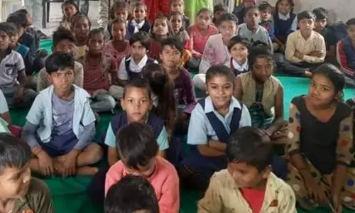 अब स्मार्ट क्लास रूम में पढ़ेंगे निर्धनों के बच्चे