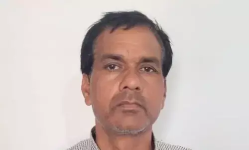 छात्रा से छेडख़ानी पर हेडमास्टर गिरफ्तार, भेजा गया जेल छात्रा से छेडख़ानी पर हेडमास्टर गिरफ्तार, भेजा गया जेल