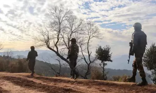 इंडियन आर्मी ने LOC पर 7 को मार गिराया, PAK सेना के साथ मिलकर की थी हमले की तैयारी इंडियन आर्मी ने LOC पर 7 को मार गिराया, PAK सेना के साथ मिलकर की थी हमले की तैयारी