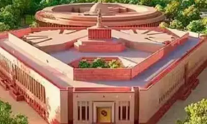 संसद के दोनों सदनों में सालभर में निश्चित बैठकें कराने को लेकर विधेयक पेश