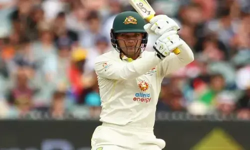 कैरी ने दूसरे दिन जड़ा शानदार शतक, टीम की स्थिती मजबूत करने में निभाया अहम रोल, साथ ही कर ली इस पूर्व दिग्गज की बराबरी