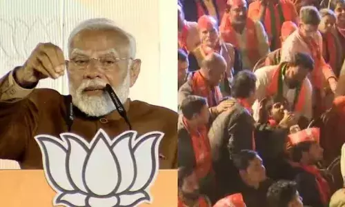 कार्यकर्ता की अचानक बिगड़ी तबीयत, पीएम ने बीच में रोका भाषण, बोले - कोई इन्हें..., देखें VIDEO