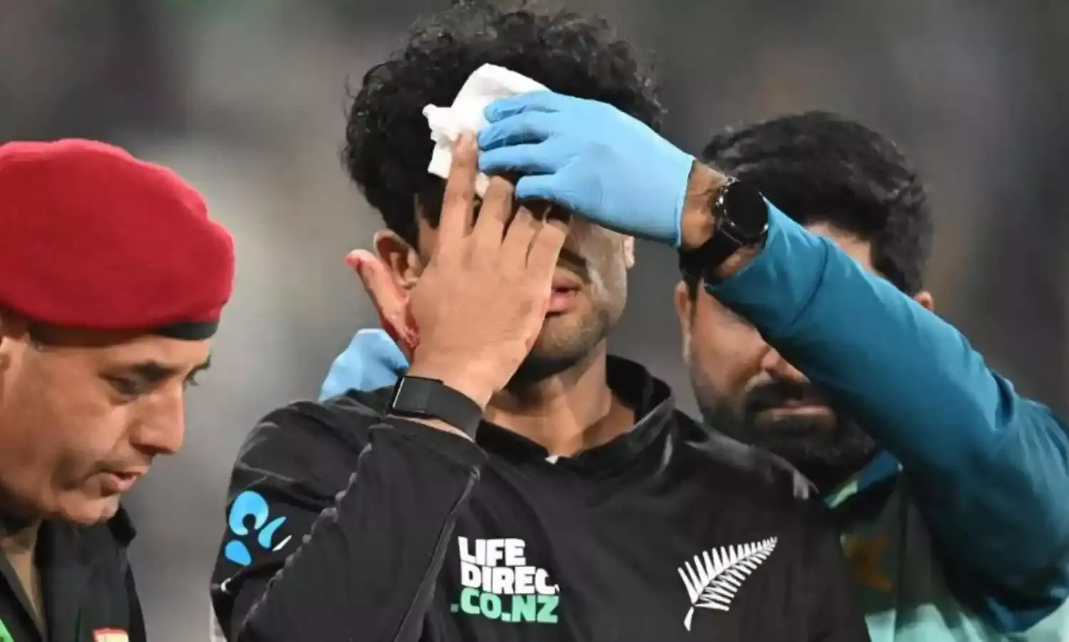 रचिन की चोट पर सामने आया बड़ा अपडेट, बीच मैदान में सिर से बह रहा था खून, कैच पकड़ने की कोशिश में चेहरे पर लगी थी चोट