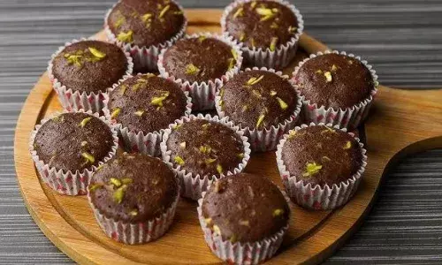 टेडी डे को बनाना चाहते हैं यादगार तो, अपनों के लिए जरूर बनाएं सॉफ्ट-सॉफ्ट चॉकलेट कप केक, ये है बेस्ट रेसिपी