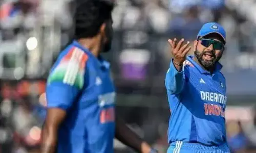 दिमाग कहां है तेरा...जाने क्यों हिटमैन ने बीच मैच में हर्षित को लगाई फटकार, सोशल मीडिया पर जमकर वायरल हो रही क्लिप