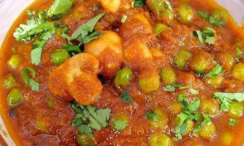 इस प्रॉमिस डे करें कुछ खास, अपनों के लिए बनाएं मटर मशरूम, सब लोग हो जाएंगे खुश