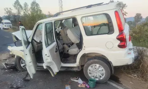 3 हादसों में 1 मृत, 12 घायल, कार-बाइक-ऑटो, ट्रेवलर तथा स्कार्पियों में भिड़ंत, घायलों में दो गंभीर 3 हादसों में 1 मृत, 12 घायल, कार-बाइक-ऑटो, ट्रेवलर तथा स्कार्पियों में भिड़ंत, घायलों में दो गंभीर
