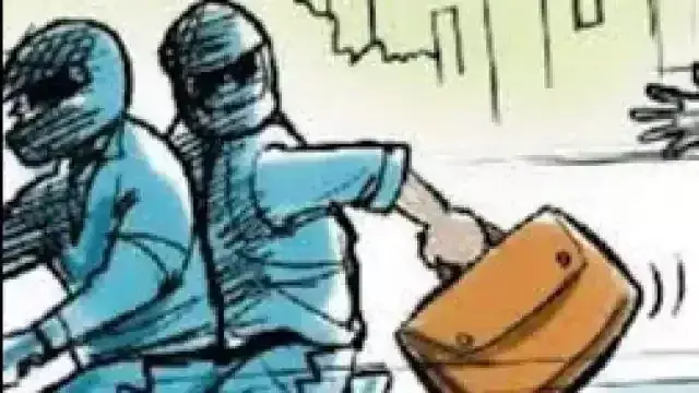 देर रात कार सवार बदमाशों ने की दो लूट