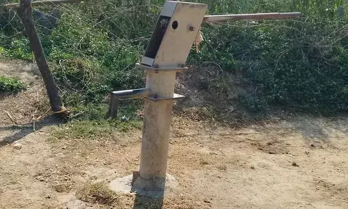 मेलघाट में हैंडपंप के लिए 200 फीट खुदाई की शर्त से गहराया जलसंकट मेलघाट में हैंडपंप के लिए 200 फीट खुदाई की शर्त से गहराया जलसंकट