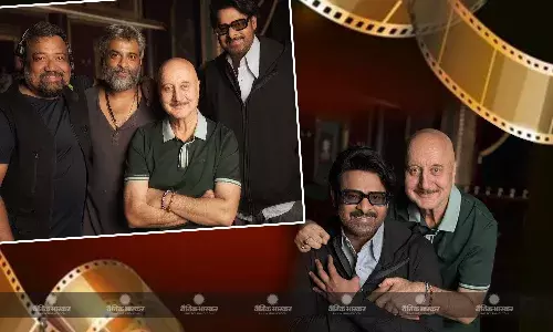 अनुपम खेर ने की अपनी 544वीं फिल्म की अनाउंसमेंट, साउथ स्टार प्रभास को गले लगाते आए नजर, तस्वीरें सोशल मीडिया पर की शेयर अनुपम खेर ने की अपनी 544वीं फिल्म की अनाउंसमेंट, साउथ स्टार प्रभास को गले लगाते आए नजर, तस्वीरें सोशल मीडिया पर की शेयर