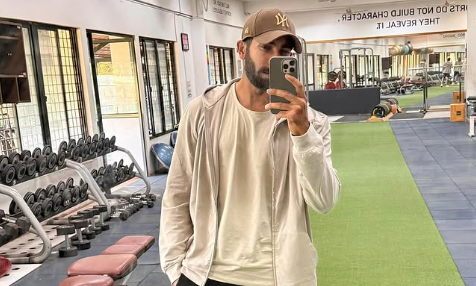 चैंपियंस ट्रॉफी के लिए टीम से बाहर होने के बाद बुमराह ने शेयर की तस्वीर, अलग लुक में दिखाई दिए तेज गेंदबाज