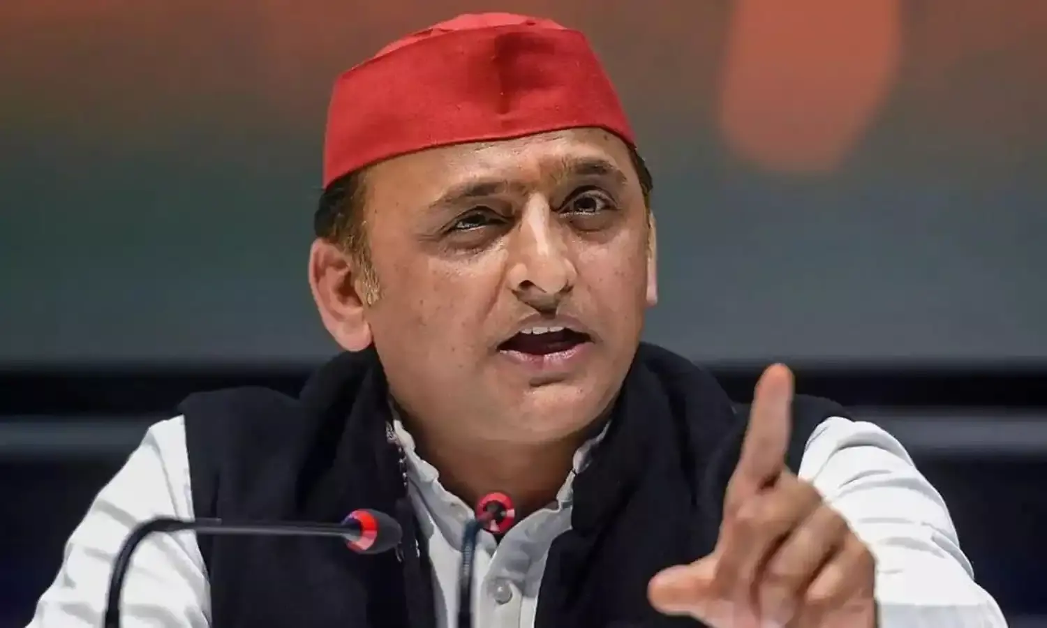 पीएम मोदी के अमेरिकी दौरे पर अखिलेश यादव ने कसा तंज, कहा- 5वीं अर्थव्यवस्था के बाद भारत छोड़कर क्यों जा रहे हैं लोग?