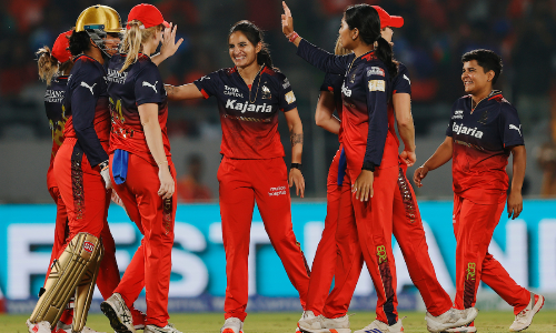 पहले ही मैच में आरसीबी ने बना डाला महारिकॉर्ड, बन गई ऐसा करने वाली पहली टीम