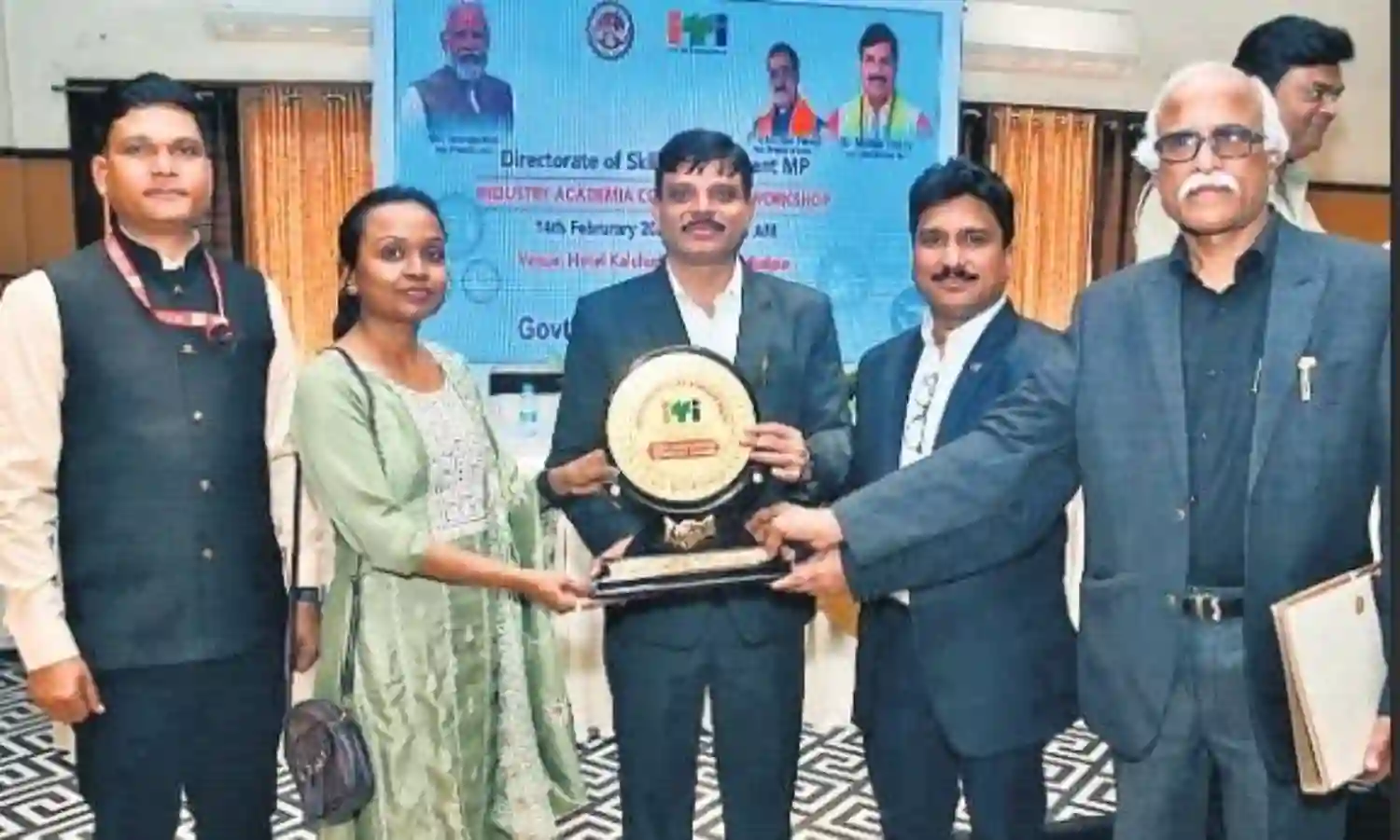 इंडस्ट्री एंड एकेडमिया कंसल्टेशन पर कार्यशाला का आयोजन, दिए पुरस्कार