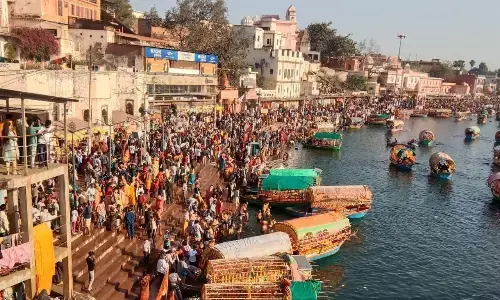 चित्रकूट में लगातार उमड़ रहा है आस्था का सैलाब, फिर पहुंचे 2 लाख से ज्यादा श्रद्धालु