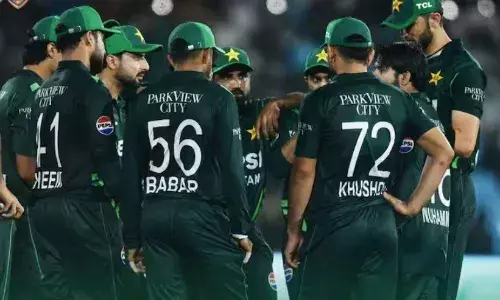 चैंपियंस ट्रॉफी से पहले पाकिस्तान को लगा झटका, आईसीसी वनडे रैंकिंग में तीसरे से स्थान पर पहुंचा