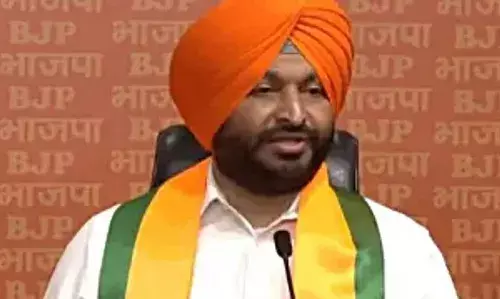 अमेरिकी डिपोर्टेशन फ्लाइट्स की अमृतसर में लैंडिंग पर गरमाई सियासत, पंजाब सीएम के बयान पर केंद्रीय मंत्री रवनीत बिट्टू का पलटवार