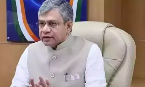 दिल्ली स्टेशन भगदड़ कांड पर बवाल जारी, कांग्रेस-TMC ने केंद्रीय रेल मंत्री अश्विनी वेष्णव की उठाई इस्तीफे की मांग