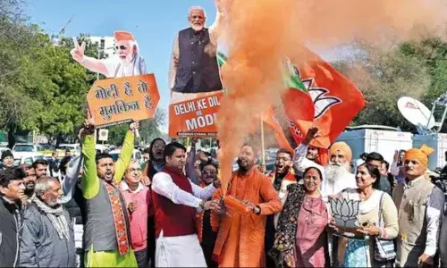 कौन संभालेगा दिल्ली की कमान, कल होगा ऐलान, सामने आई शपथ ग्रहण की जगह! कौन संभालेगा दिल्ली की कमान, कल होगा ऐलान, सामने आई शपथ ग्रहण की जगह!