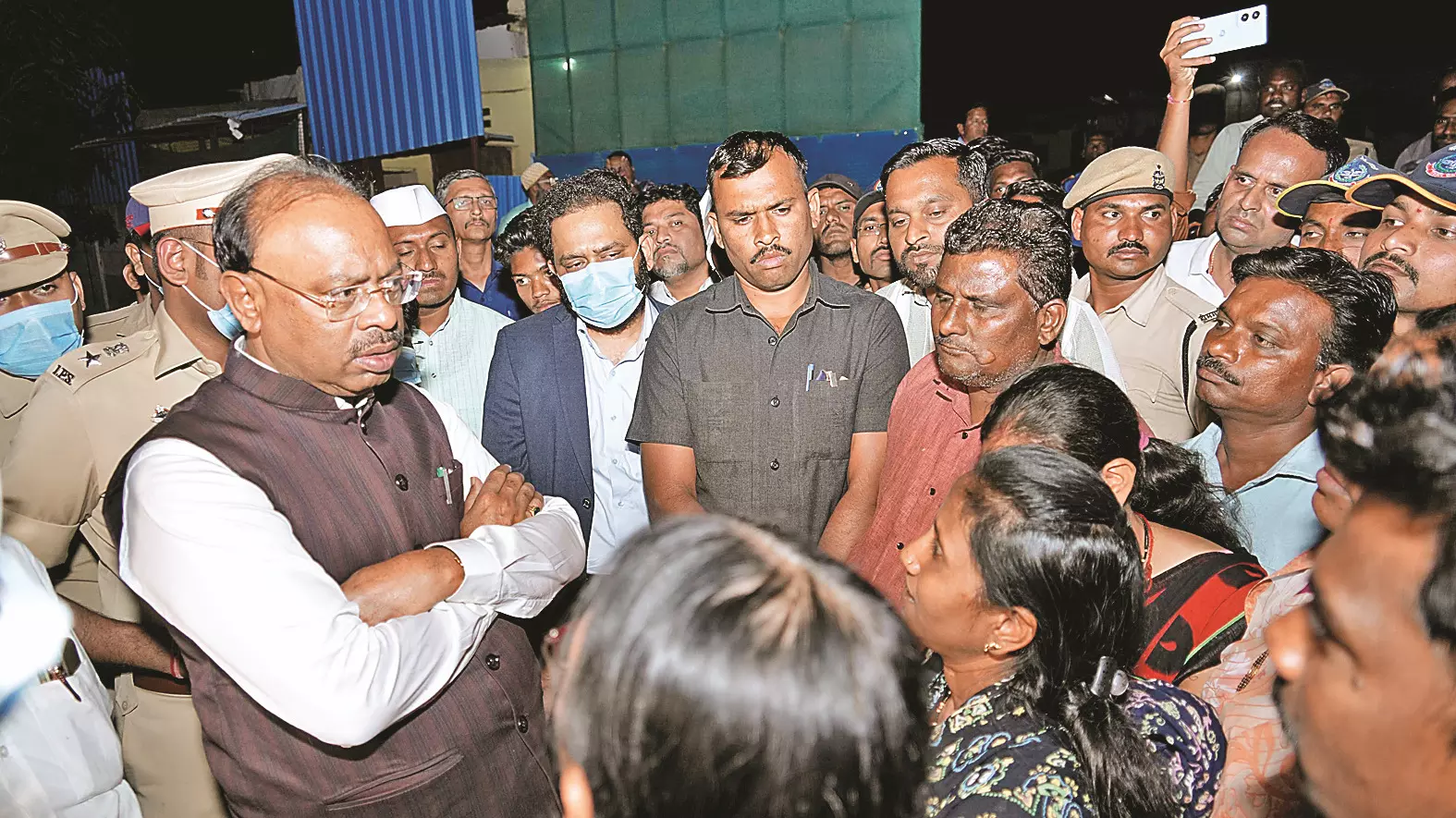एशियन फायर वर्क्स में विस्फोट ,कंपनी मालिक पर सदोष मनुष्यवध का मामला दर्ज एशियन फायर वर्क्स में विस्फोट ,कंपनी मालिक पर सदोष मनुष्यवध का मामला दर्ज