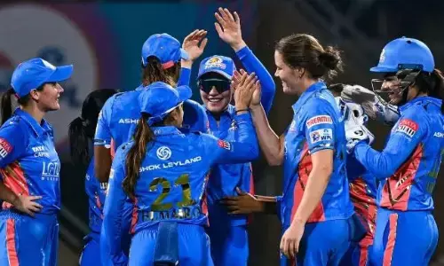 मुंबई इंडियंस को मिली पहली जीत, 5 विकेटों से गुजरात को दी मात, चौके के साथ किया मुकाबले का अंत मुंबई इंडियंस को मिली पहली जीत, 5 विकेटों से गुजरात को दी मात, चौके के साथ किया मुकाबले का अंत