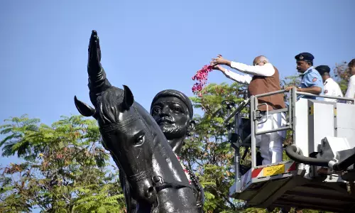 राष्ट्रीय राजधानी में धूमधाम से मनाई गई शिवाजी महाराज की जयंती, भारतीय सेना की सलामी