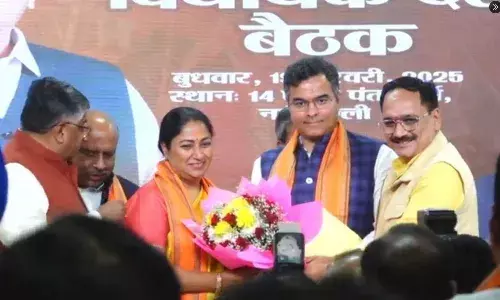 मुख्यमंत्री चुने जाने पर रेखा गुप्ता को अमित शाह, राजनाथ सिंह और नितिन गडकरी ने दी बधाई, कल होगा शपथ ग्रहण समारोह