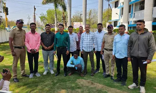 26 वर्ष से फरार नक्सली कमांडर तुलसी महतो को यवतमाल पुलिस ने किया गिरफ्तार 26 वर्ष से फरार नक्सली कमांडर तुलसी महतो को यवतमाल पुलिस ने किया गिरफ्तार