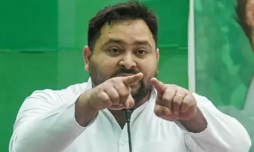 तेजस्वी यादव ने नीतीश कुमार पर जमकर बोला हमला, लगाए कई सारे आरोप, डबल इंजन सरकार को लेकर भी घेरा तेजस्वी यादव ने नीतीश कुमार पर जमकर बोला हमला, लगाए कई सारे आरोप, डबल इंजन सरकार को लेकर भी घेरा