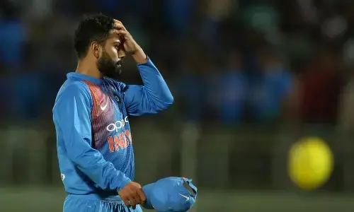 स्पिन के आगे नहीं चल पा रहा रन मशीन का बल्ला, फिरकी की जाल में फंस जाते हैं किंग कोहली