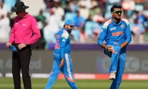 मैंने जश्न मनाना शुरू कर दिया...हैट्रिक से चूकने के बाद निराश दिखे अक्षर पटेल मैंने जश्न मनाना शुरू कर दिया...हैट्रिक से चूकने के बाद निराश दिखे अक्षर पटेल