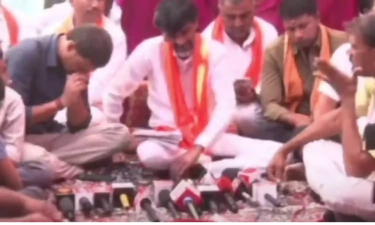 मस्साजोग सरपंच हत्याकांड मामले में भूख हड़ताल पर बैठने जा रहे हैं गांववाले