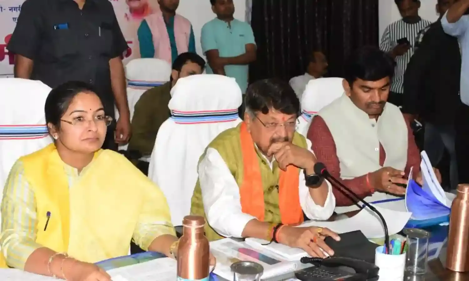 स्मार्ट सिटी प्रोजेक्ट के साथ अन्य विकास कार्यों की कैलाश विजयवर्गीय ने की समीक्षा