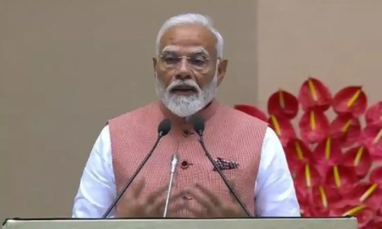 पीएम मोदी ने अखिल भारतीय मराठी साहित्य सम्मेलन में किया शिरकत, कहा- मराठी भाषा अमृत से भी अधिक मीठी