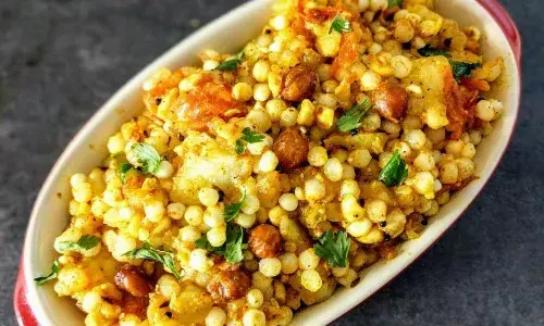 महाशिवरात्रि पर रखना चाहते हैं व्रत, तो इस रेसिपी को फॉलो कर के जरूर बनाएं स्वादिष्ट साबूदाने की खिचड़ी