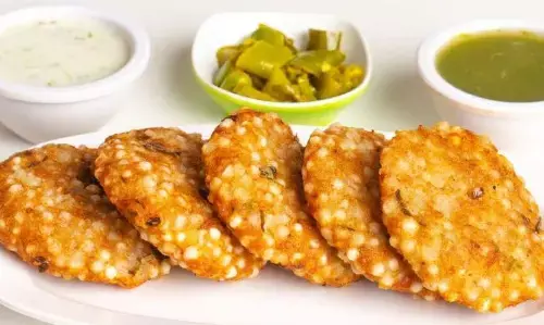 महाशिवरात्रि के पावन पर्व पर रखा है व्रत, तो व्रत में बनाएं साबूदाने के इन वड़ों को, खाकर आएगी एनर्जी महाशिवरात्रि के पावन पर्व पर रखा है व्रत, तो व्रत में बनाएं साबूदाने के इन वड़ों को, खाकर आएगी एनर्जी