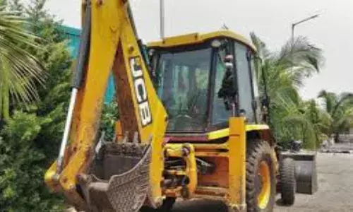 कोपरगांव में अवैध निर्माण पर चला बुलडोजर, नगर परिषद की कार्रवाई कोपरगांव में अवैध निर्माण पर चला बुलडोजर, नगर परिषद की कार्रवाई