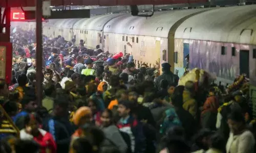 रेलवे ने जारी किया नोटिस, X को दिए भगदड़ के वीडियो हटाने के निर्देश, बताई ये वजह