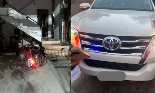 मनोज जरांगे के काफिले में शामिल एक कार ने बाइक को टक्कर मारी मनोज जरांगे के काफिले में शामिल एक कार ने बाइक को टक्कर मारी