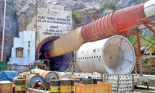 सीएम रेवंत रेड्डी ने टनल हादसे की गहन समीक्षा की, रेस्क्यू ऑपरेशन तेज करने के दिए निर्देश