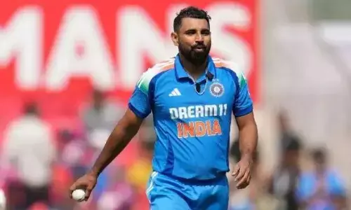 वाइड किंग बने मोहम्मद शमी, पहले ओवर में 5 एक्सट्रा रन देकर खास सूची में बनाई जगह