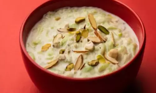 महाशिवरात्रि में कुछ स्वादिष्ट खाने का है मन, तो घर पर बनाएं लौकी की खीर, यहां जान लें आसान रेसिपी महाशिवरात्रि में कुछ स्वादिष्ट खाने का है मन, तो घर पर बनाएं लौकी की खीर, यहां जान लें आसान रेसिपी