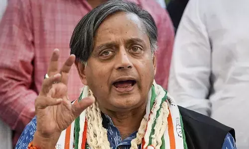 शशि थरूर ने दिखाए बगावती तेवर, बोले - मैं कांग्रेस के साथ लेकिन अगर पार्टी को मेरी जरूरत... शशि थरूर ने दिखाए बगावती तेवर, बोले - मैं कांग्रेस के साथ लेकिन अगर पार्टी को मेरी जरूरत...