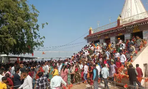 42 दिन में 48 लाख भक्तों ने किए मां शारदा के दर्शन 42 दिन में 48 लाख भक्तों ने किए मां शारदा के दर्शन