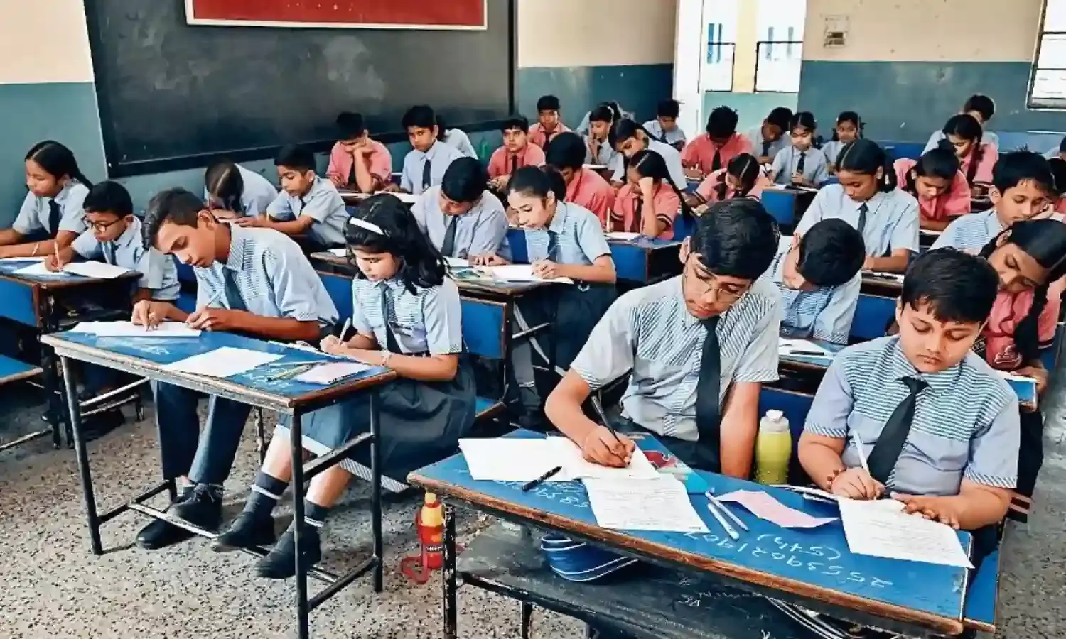 अव्यवस्था के बीच शुरू हुई 5वीं, 8वीं की परीक्षा