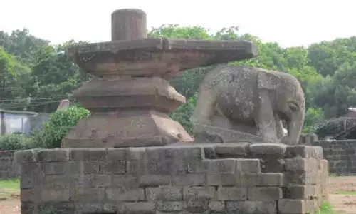 बीत गए 400 वर्ष, चंद्रपुर के इस शिवलिंग की नहीं होती पूजा