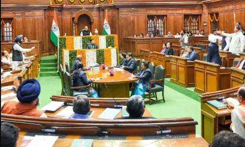 AAP के सभी विधायकों को किया गया तीन दिन के लिए निलंबित, CAG रिपोर्ट पर हुआ भारी हंगामा, जानें आप के किस विधायक को स्पीकर ने बख्शा?